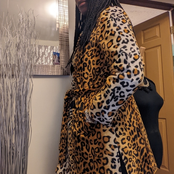 Sarah Campbell leopard jacket - Picture 8 of 8